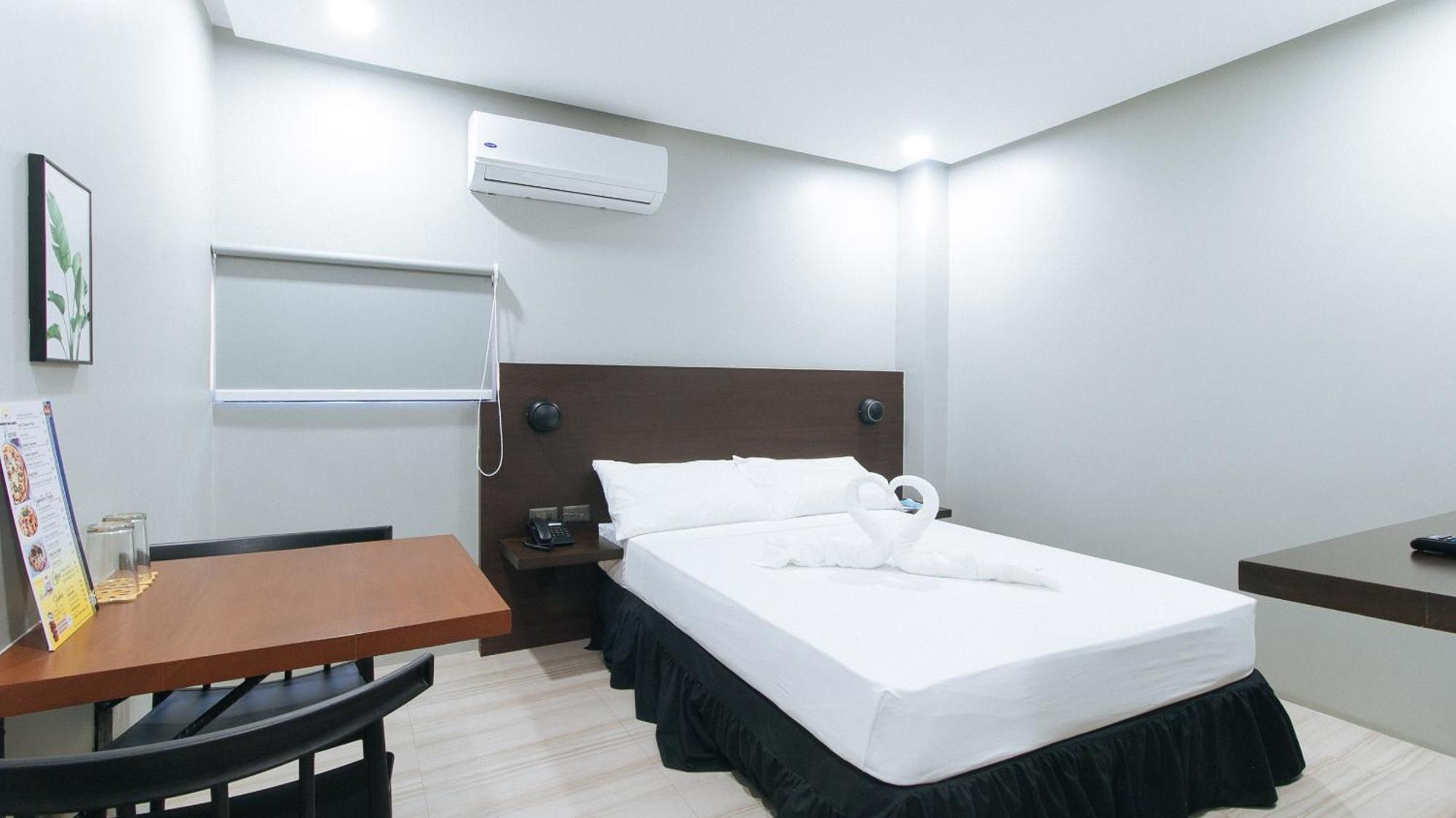 Sunny Day Residences Antipolo Bagian luar foto